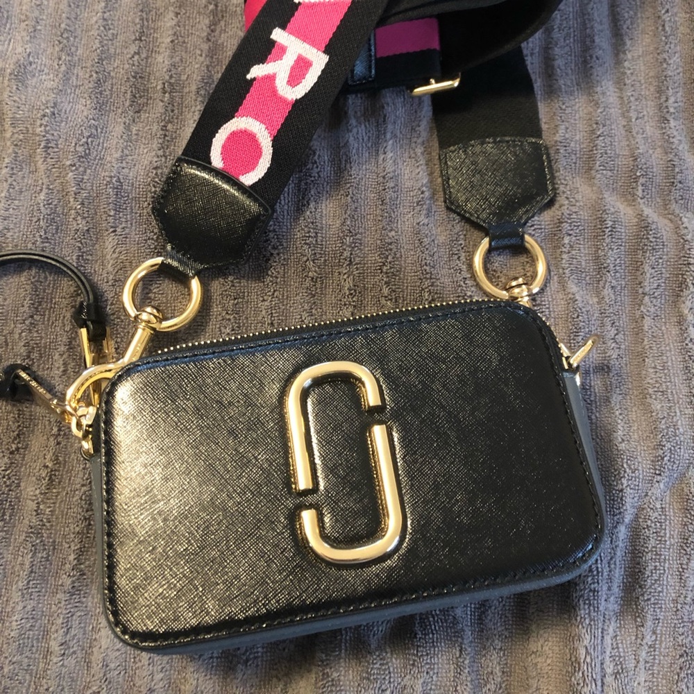MARC JACOBS SNAP SHOT